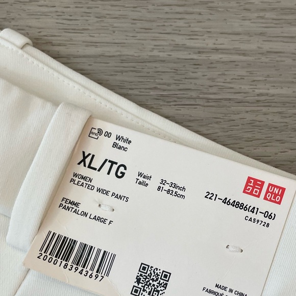 UNIGLO White Wideleg Trousers Pleated Pants. NWT Size XL - Picture 4 of 10